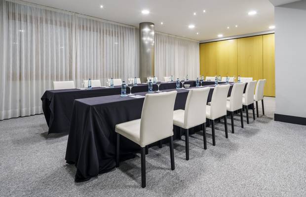 Salón Cátedra Hotel ILUNION Bilbao Bilbao