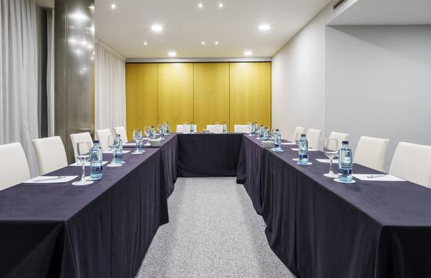 Salón Cátedra Hotel ILUNION Bilbao Bilbao